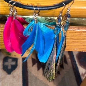 Lot of 3 feather earrings.